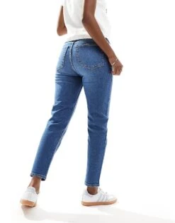Bershka Comfort Fit Mom Jean In Mid Blue For Women -Chic Maze Sales 204358403 5