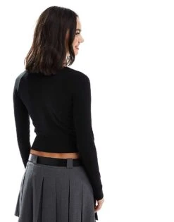 Bershka V-neck Long Sleeve Top In Black For Women -Chic Maze Sales 207506849 3