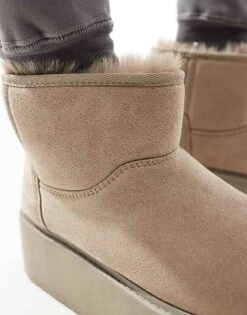 Bershka Platform Cosy Boots In Taupe For Women -Chic Maze Sales 207615521 3
