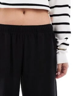 Bershka Lightweight Wide Leg Joggers In Black For Women -Chic Maze Sales 208056743 5