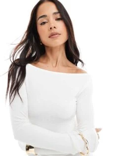 Bershka Ruched Side Long Sleeve T-shirt In Ecru For Women -Chic Maze Sales 208139077 1 ecru 1