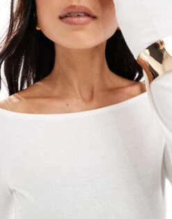 Bershka Ruched Side Long Sleeve T-shirt In Ecru For Women -Chic Maze Sales 208139077 2