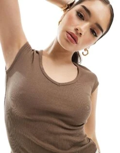 Bershka V-neck Baby Tee In Brown For Women -Chic Maze Sales 208142264 3