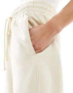 Bershka Balloon Fit Joggers In Vanilla For Women -Chic Maze Sales 208216820 4