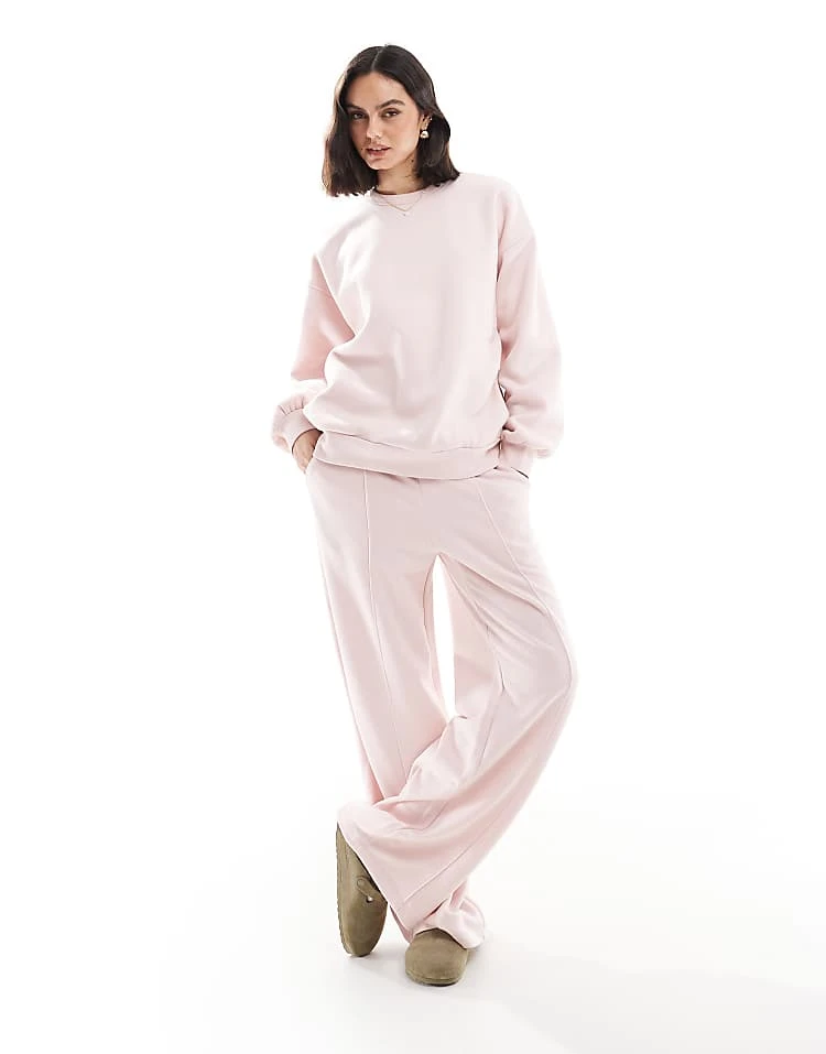 Bershka Oversized Sweatshirt And Jogger Co-ord In Baby Pink 2 Bershka Oversized Sweatshirt And Jogger Co-ord In Baby Pink