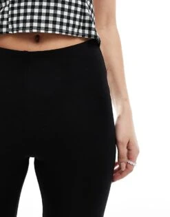 Bershka Capri Trousers In Black For Women -Chic Maze Sales 208412029 4